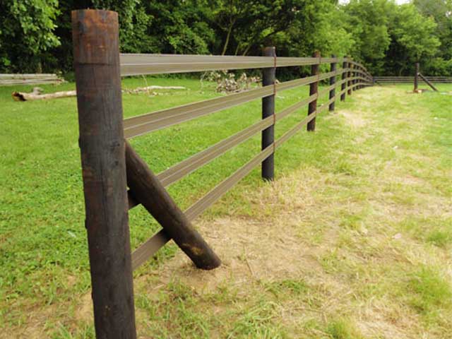 Flex Fence, Brown - Close Shot of End Post